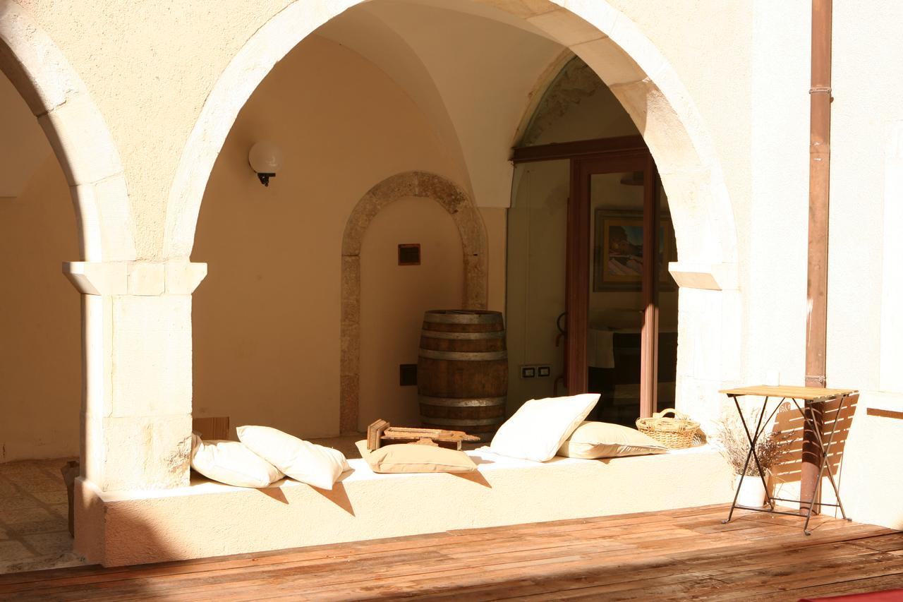 Convento Di San Colombo Hotel Santo Stefano Di Sessanio Exterior photo